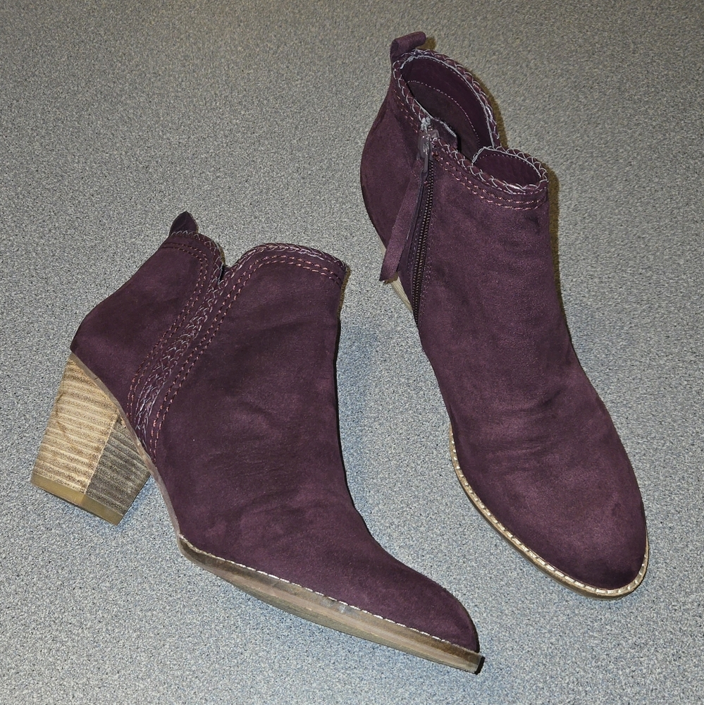 Dolce Vita Plum Suede Ankle Boots Side Zipper 3" Stacked Heel